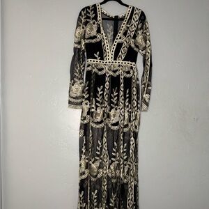 Black and White V-Neck Bishop Sleeve Gown